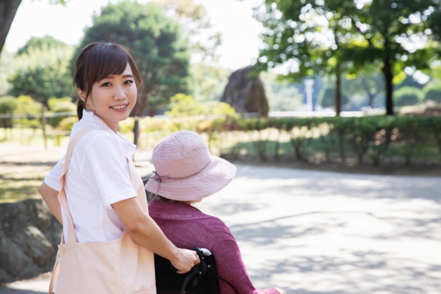 看護師は介護福祉士を見下してる 格差の理由とよくあるトラブルとは 医療のミカタ